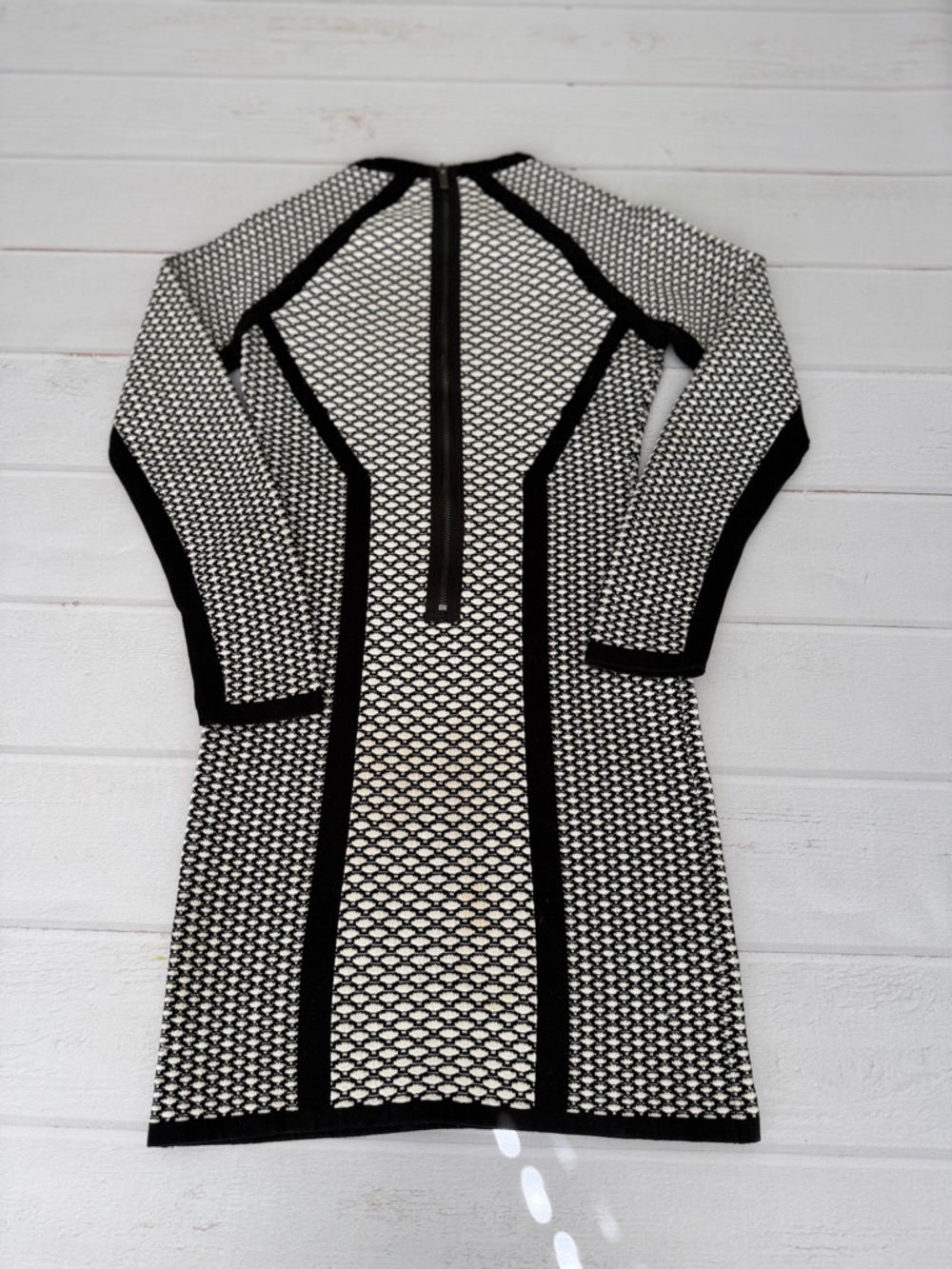 BCBG Max Azria Black White Geometric Jacquard Bodycon Mini Dress M NWT - Picture 8 of 11